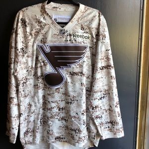 Men’s hockey jersey